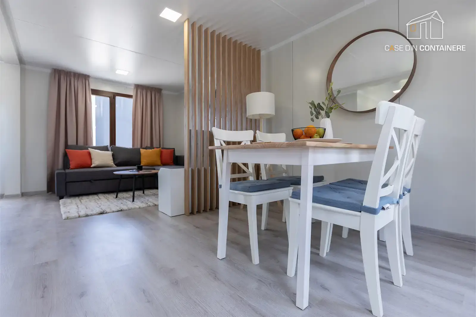 Interior casa modulara la cheie, living si dining modern