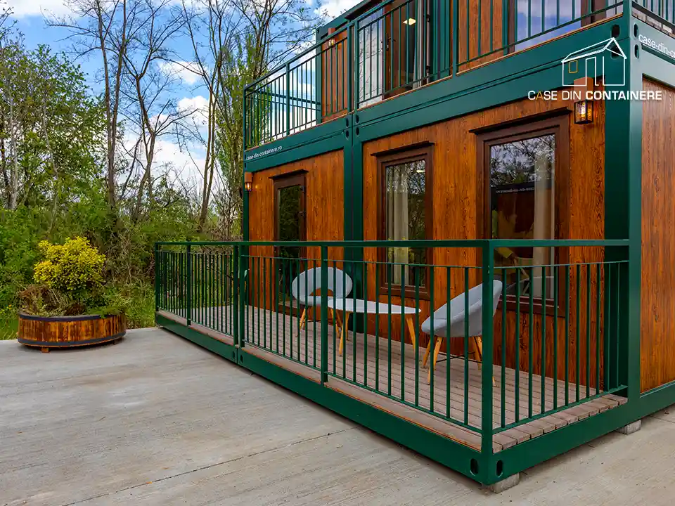 Casa modulara cu 3 camere, cu etaj si terasa, construita din containere moderne - Case din containere